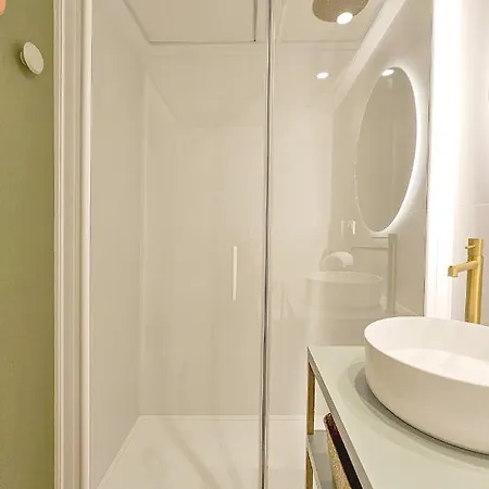 Ciencias G דירה *